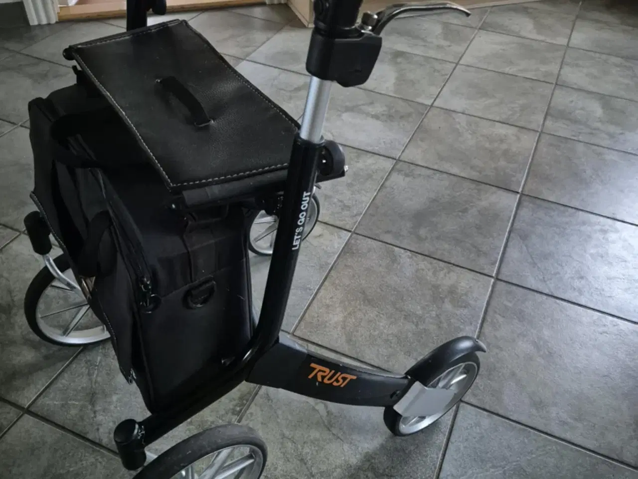 Billede 3 - Rollator fra Trust