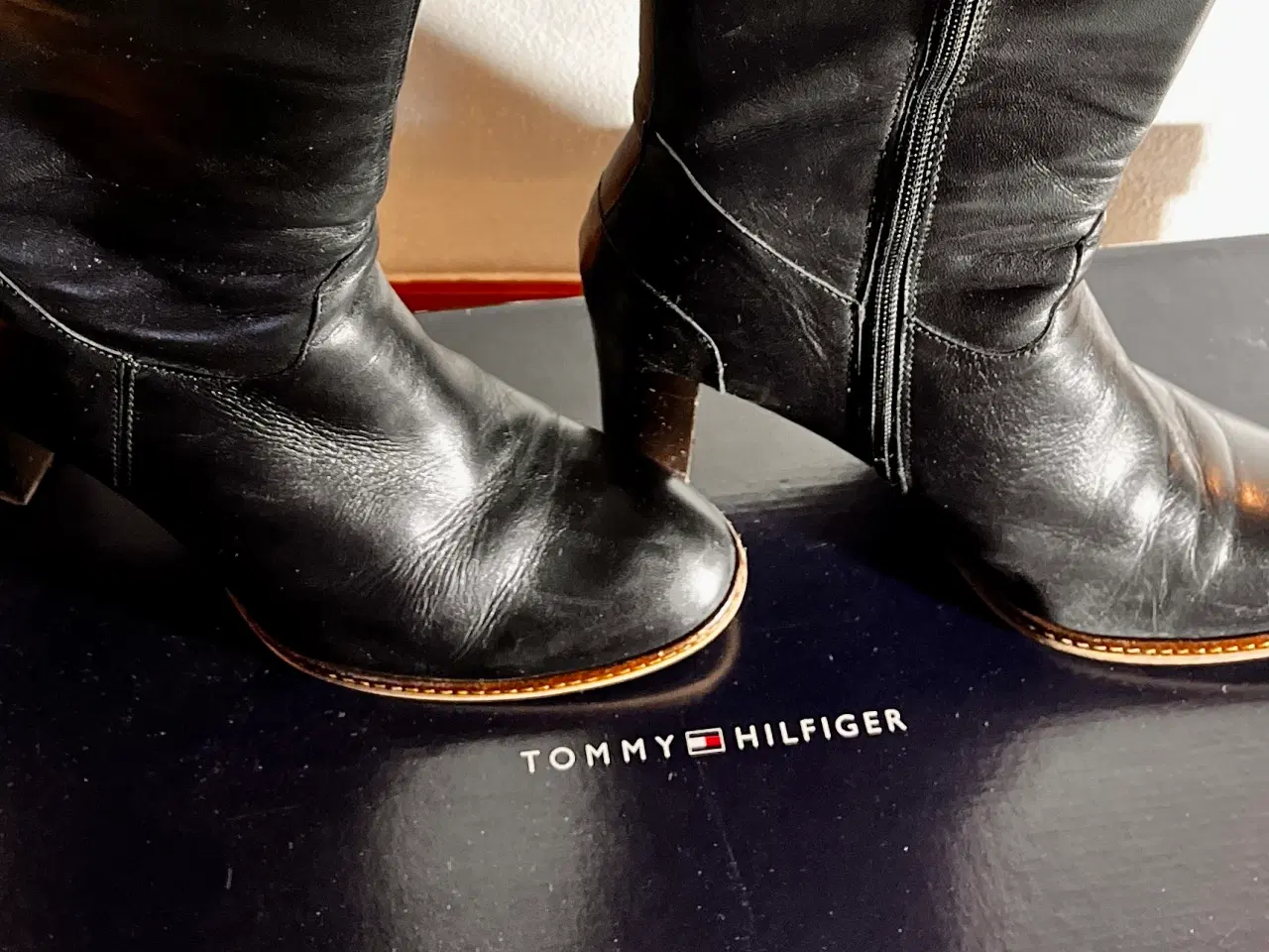 Billede 9 - Tommy Hilfiger sorte lange støvler, str. 40,