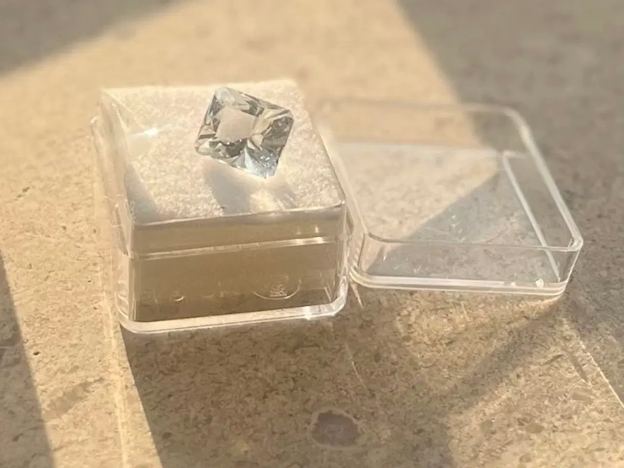 Billede 2 - Sjælden pollucit - 5,55 ct - med certifikat 