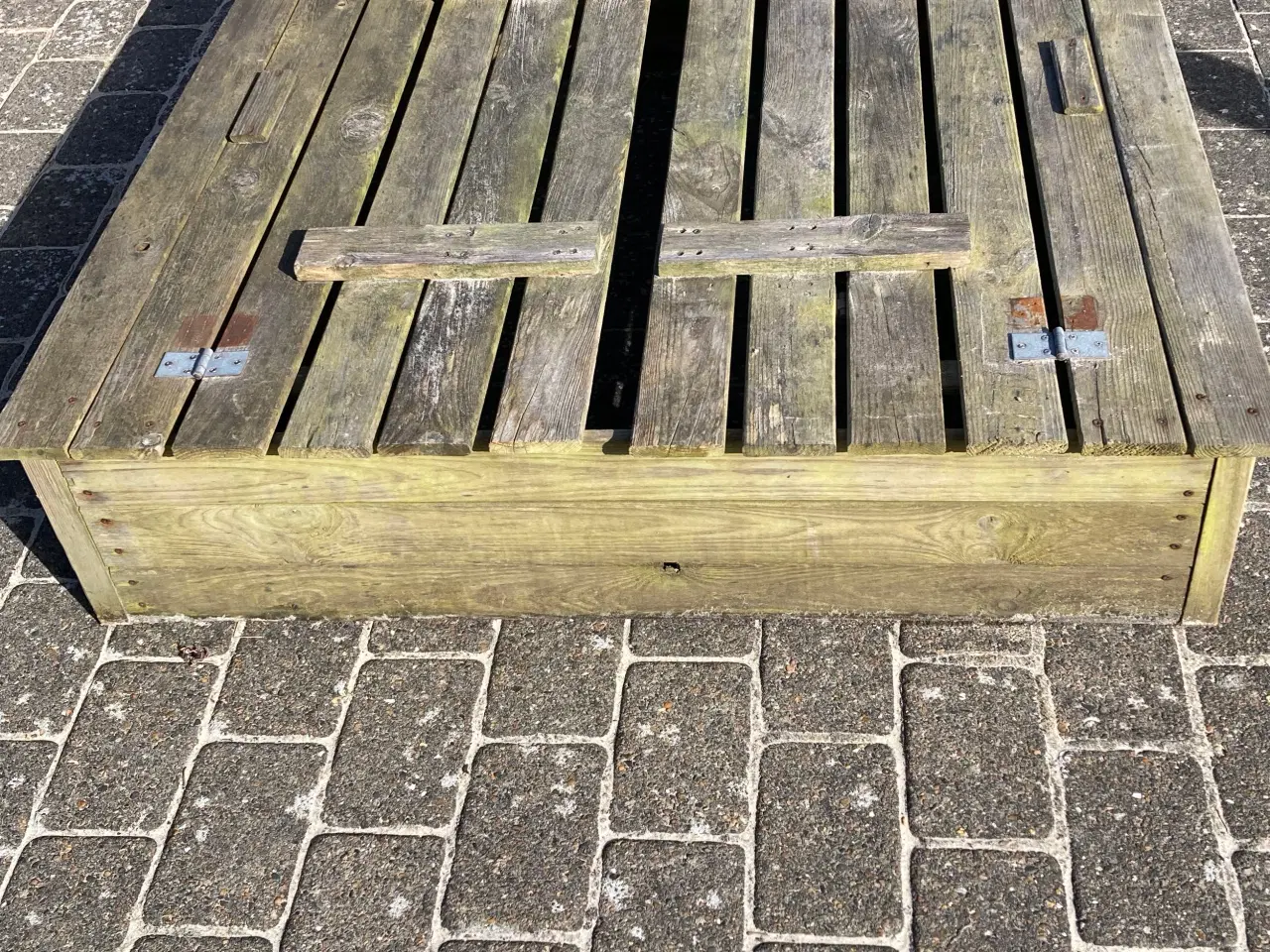 Billede 2 - Sandkasse i trykimprægneret træ