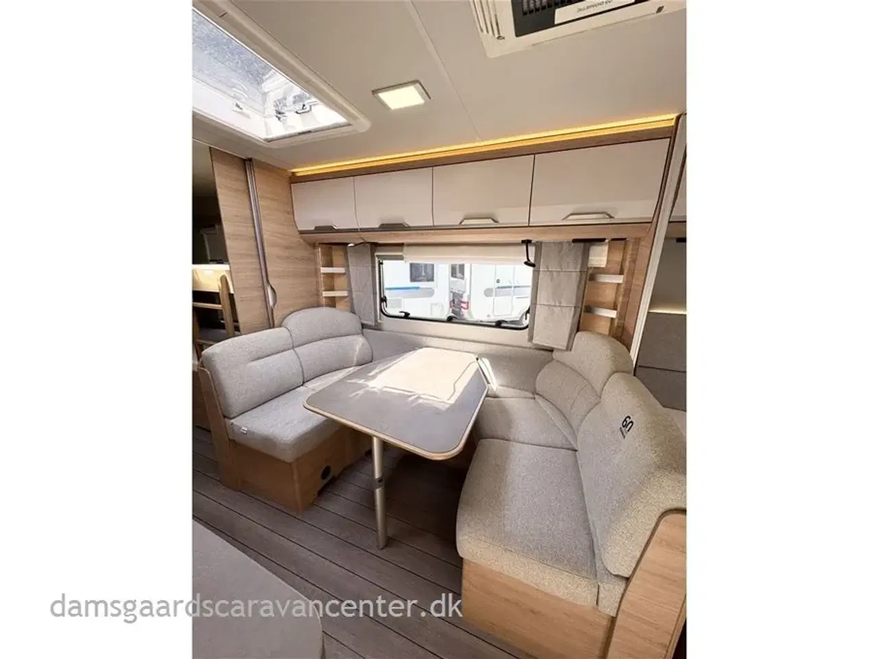 Billede 9 - 2022 - Knaus Südwind 580 QS 60 Years Celebration   Franskseng-Køjer-Gulvtemp.-Mover-Markise