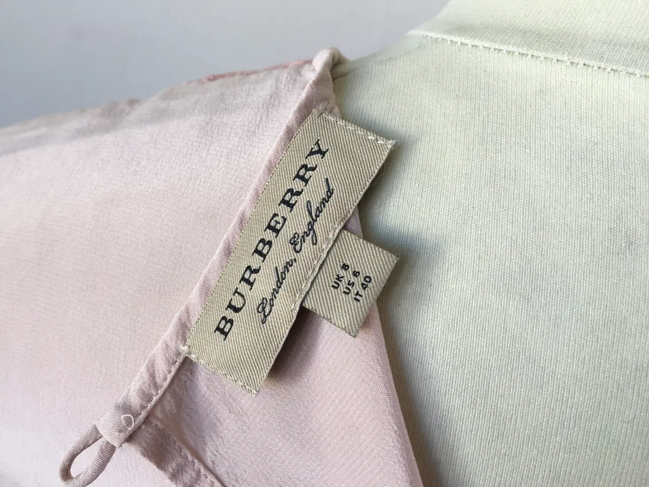 Billede 7 - Burberry, silkebluse, str 36