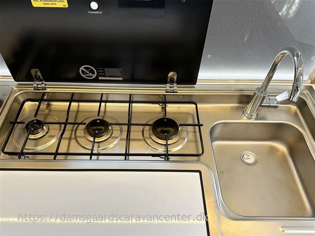 Billede 13 - 2020 - Adria Adora 613 UT Queensbed-Mover-El. gulvvarme-Fortelt