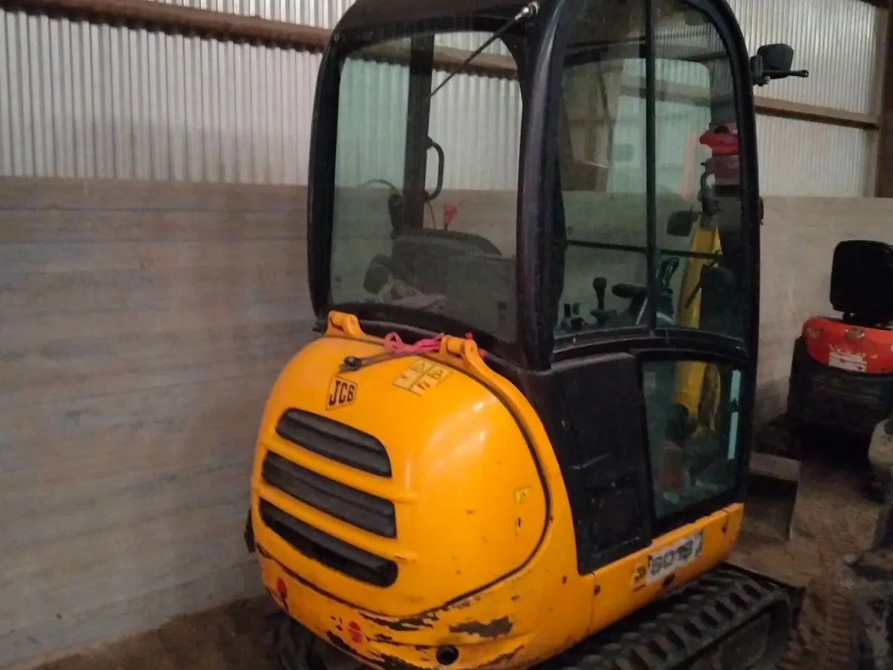 Billede 2 - JCB 8018 med nyere bælter