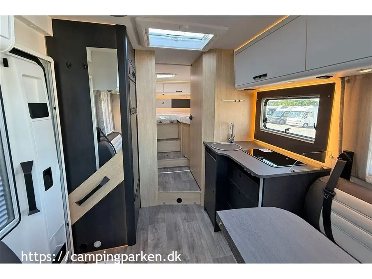 Billede 6 - 2025 - SunLight T 68 C Adv. Edition   Sunlights populære model med face-to-face, automatgear og meget udstyr