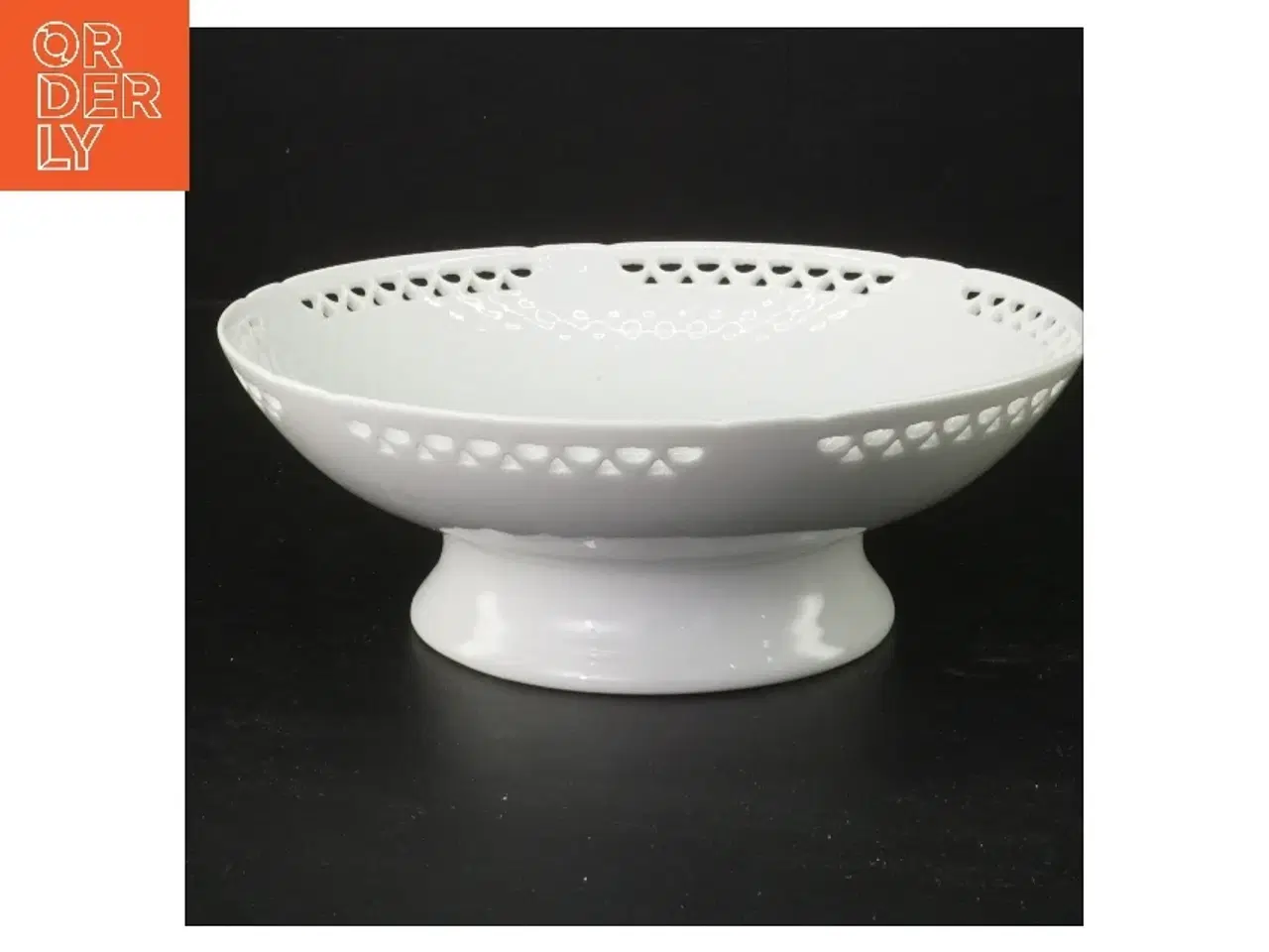Billede 1 - Hvid porcelænsskål på fod fra Danish Porcelain CO (str. Ø 20 cm)