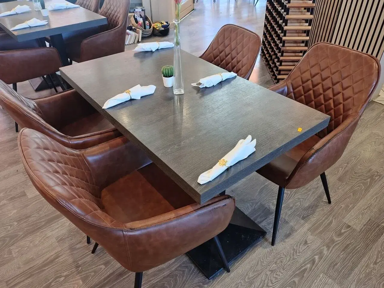 Billede 1 - To caféborde med fire stole