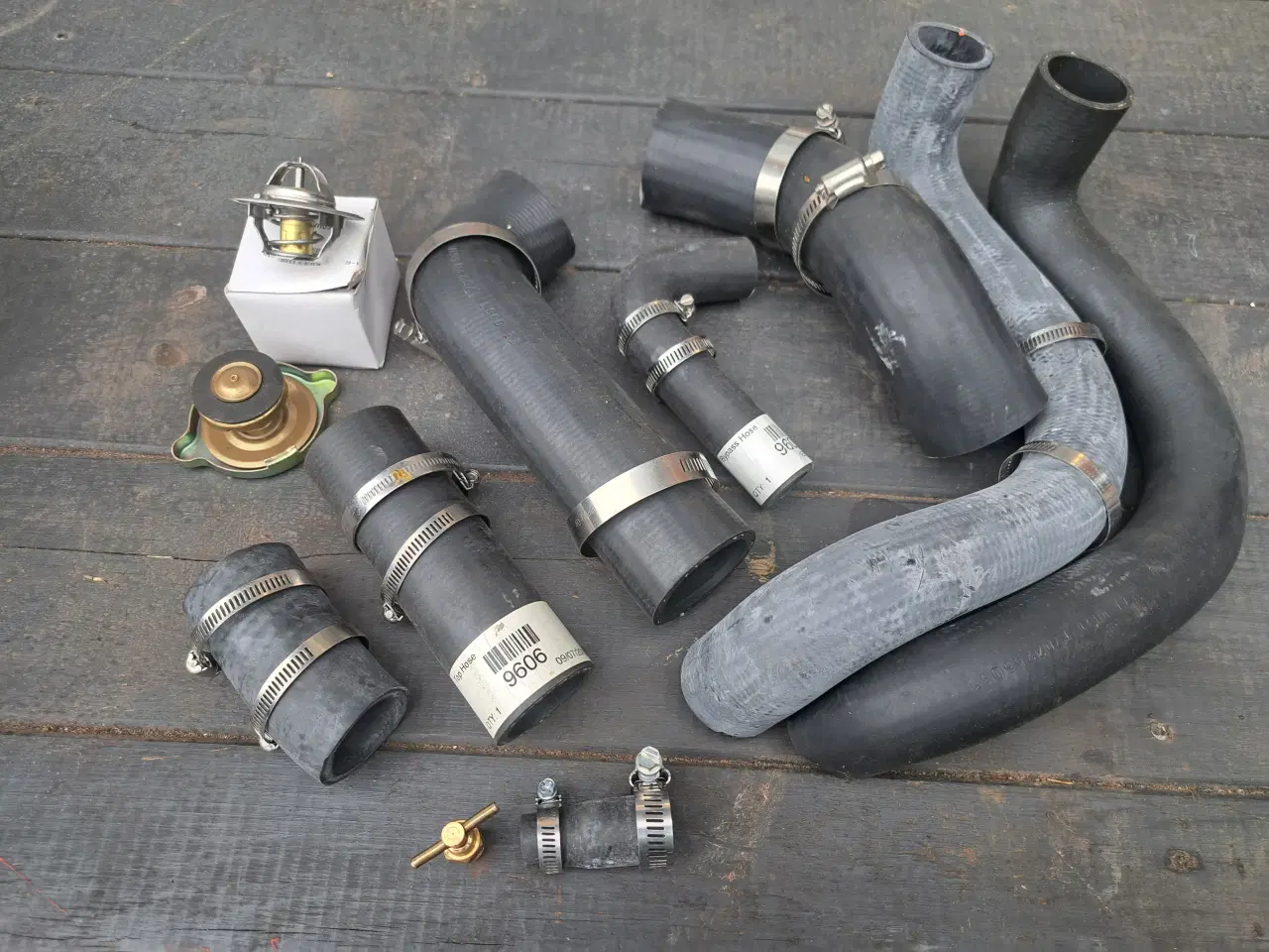 Billede 1 - Nye kølerslanger mm. Fordson Dexta benzin