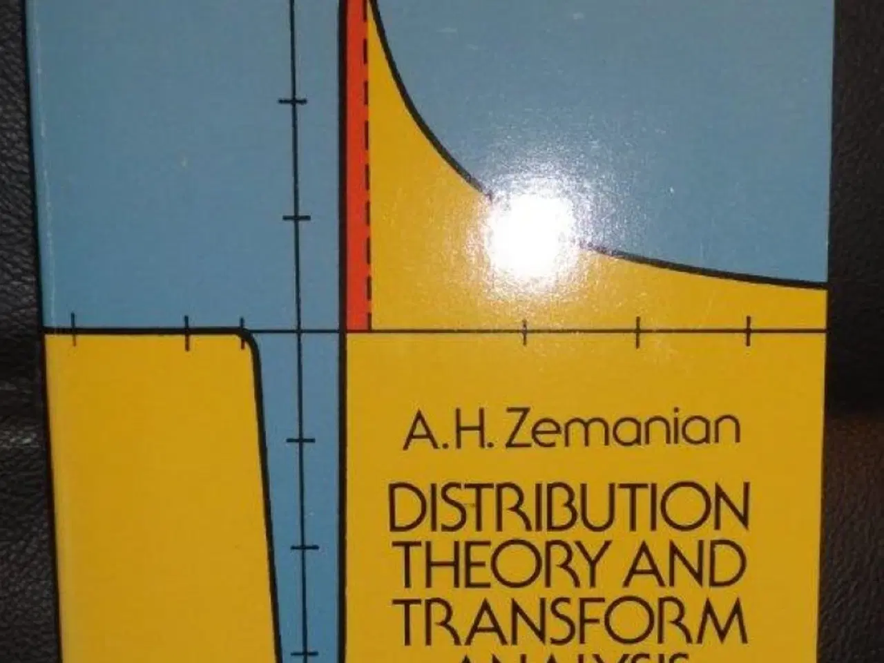 Billede 1 - Distribution Theory and Transform Analysis 