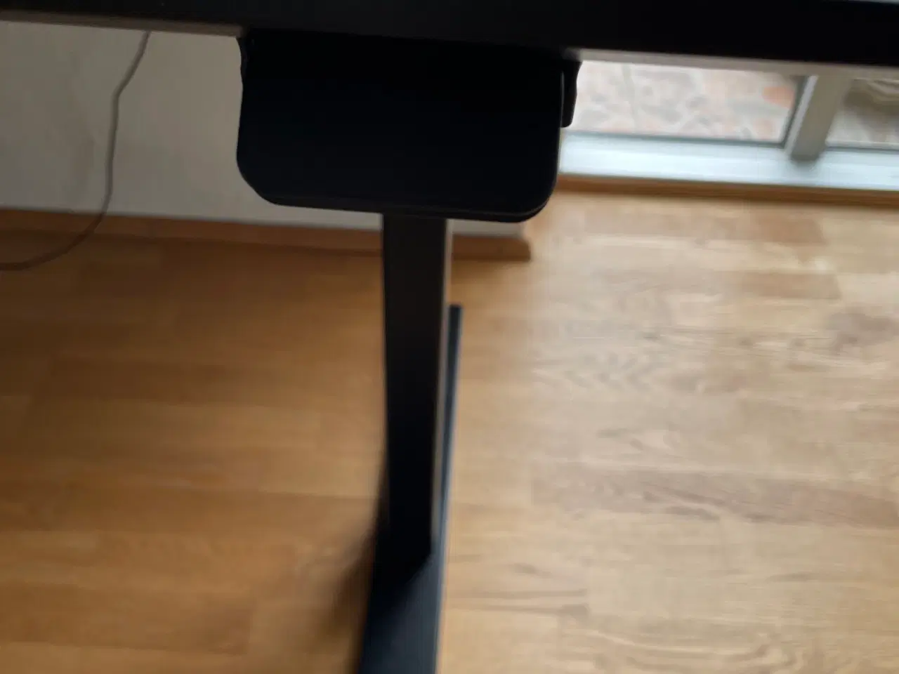 Billede 2 - Holmris Hævesænkebord