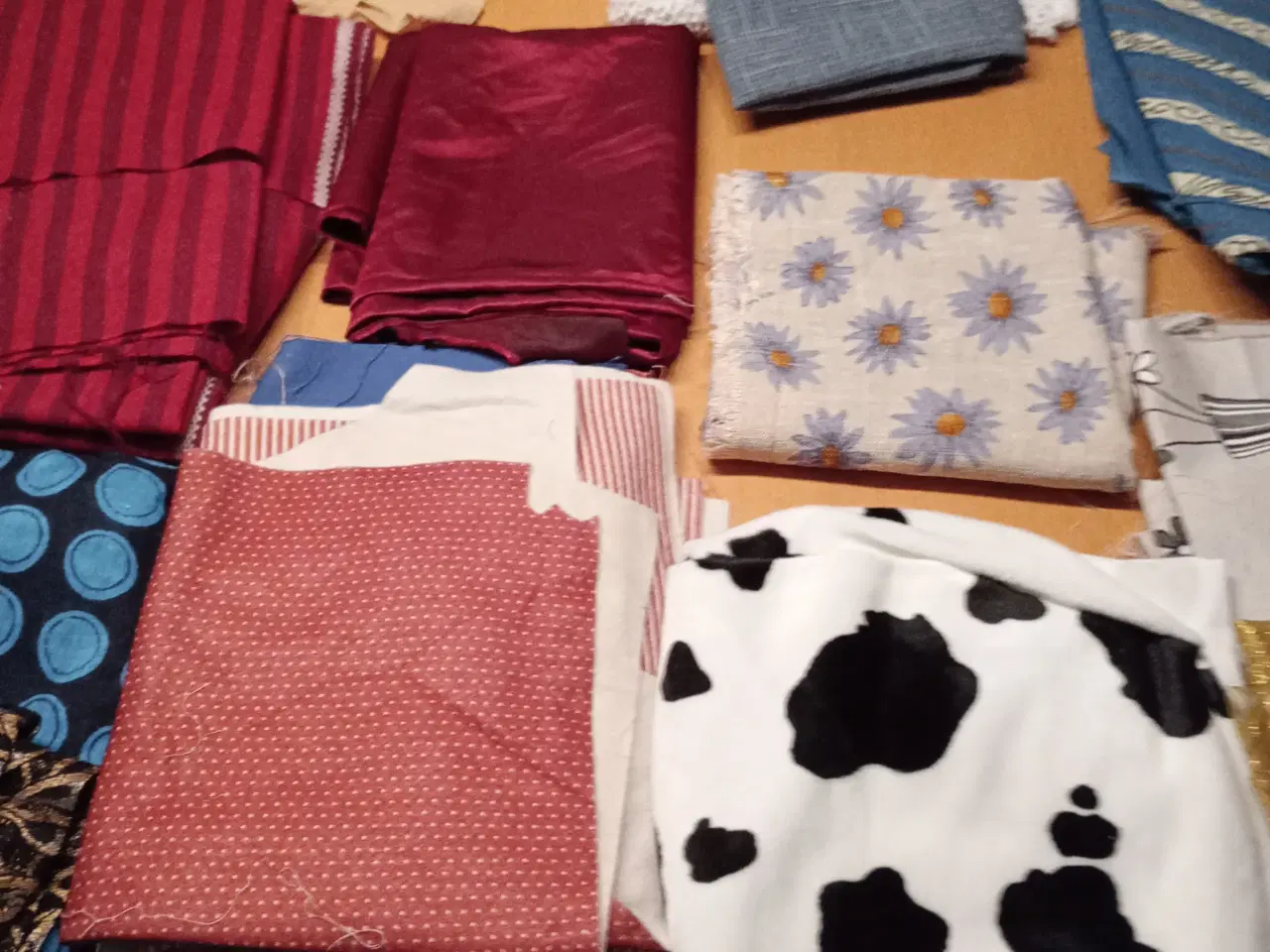 Billede 2 - Stof af forskellige arbejder