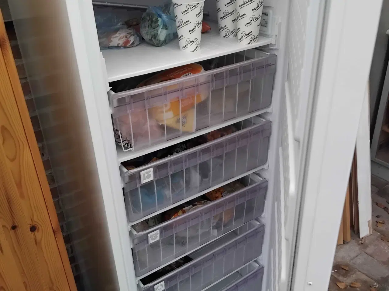 Billede 4 - Velfungerende stort fryseskab. 125kr