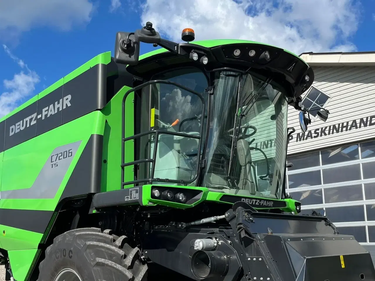 Billede 14 - Deutz-Fahr C7206 With 24feed - 7.2m header. New and unused Combine together with 7.2m header