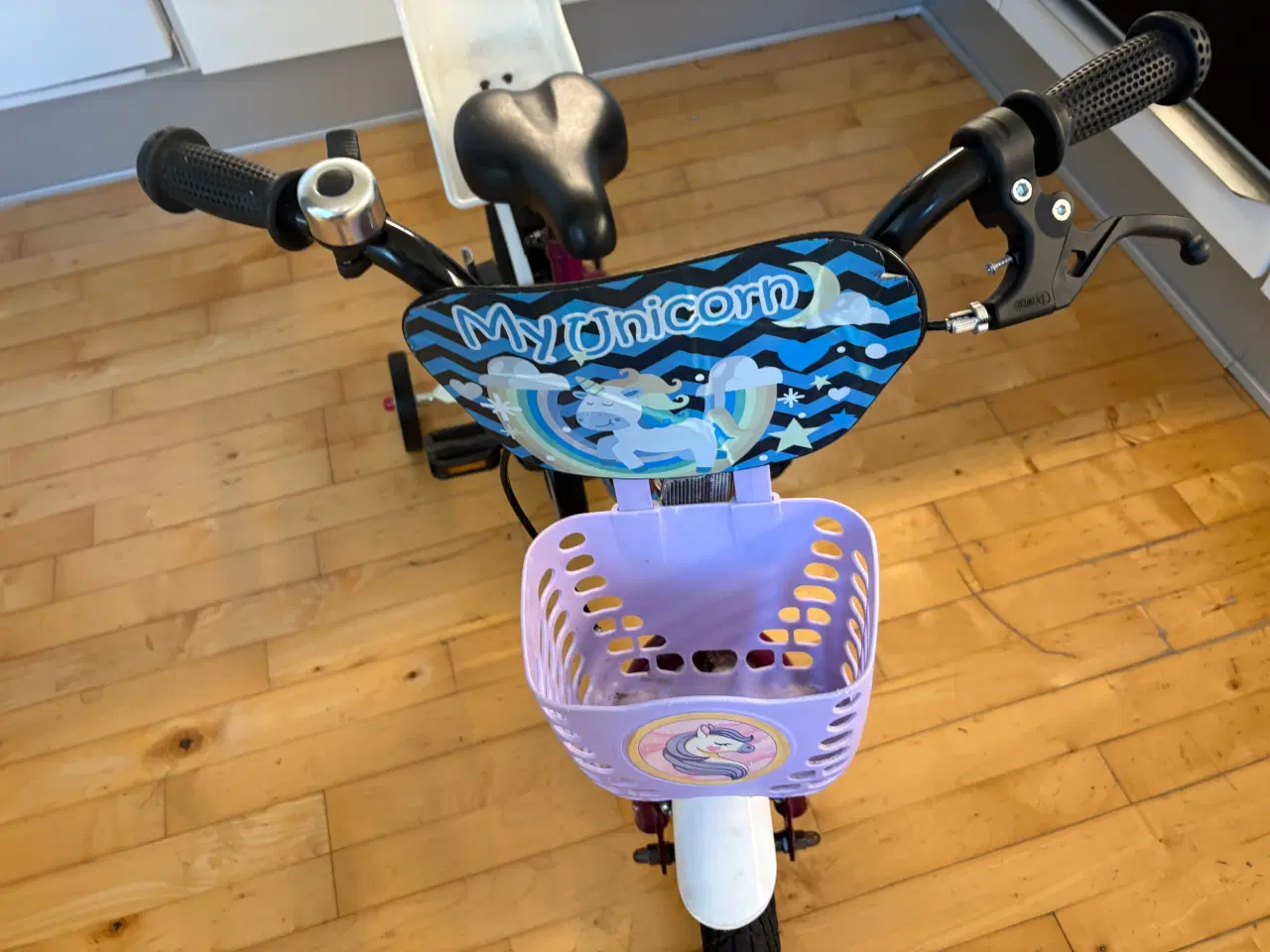 Billede 3 - Fin børne cykel sælges.