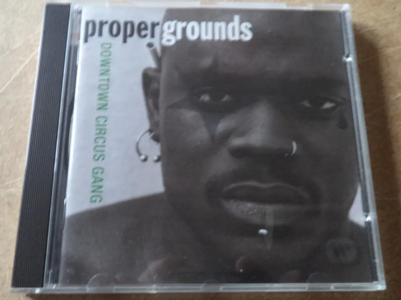 Billede 1 - 1-Proper Grounds ** Downtown Circus Gang