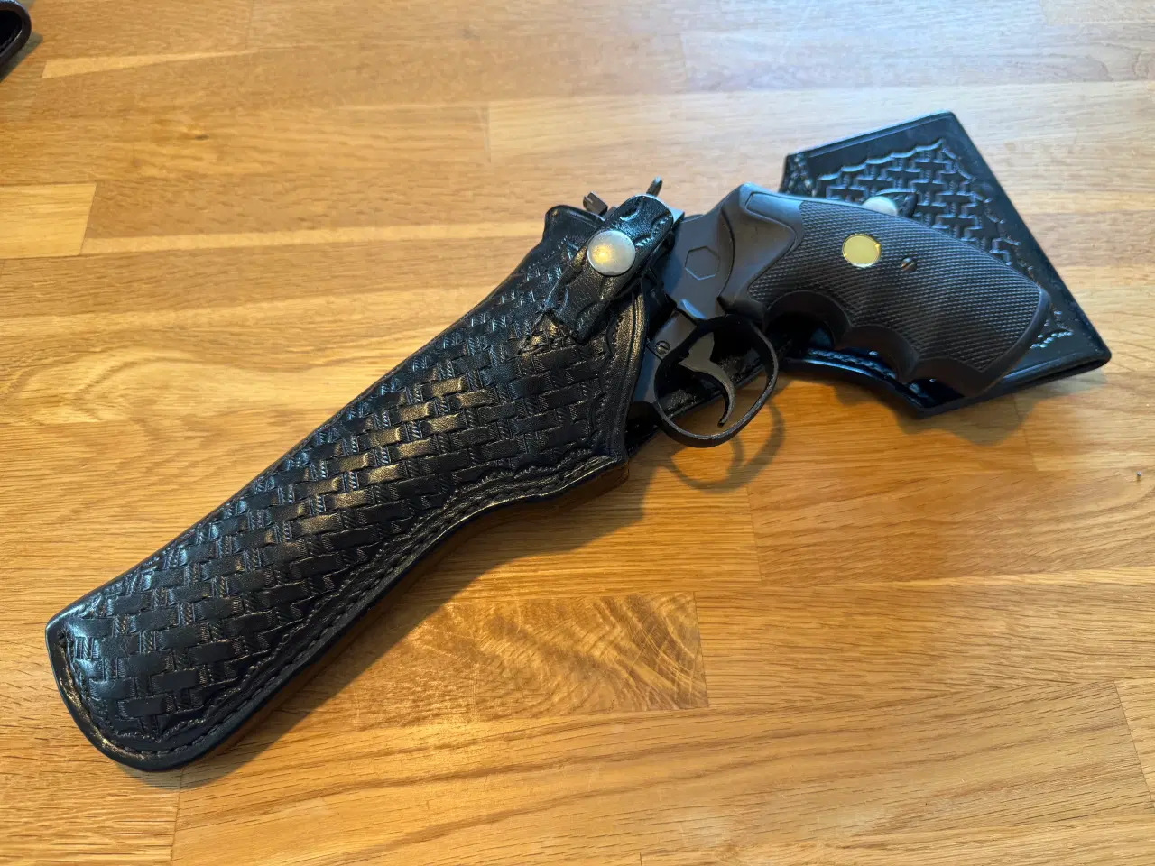 Billede 5 - Revolverhylster i sort læder