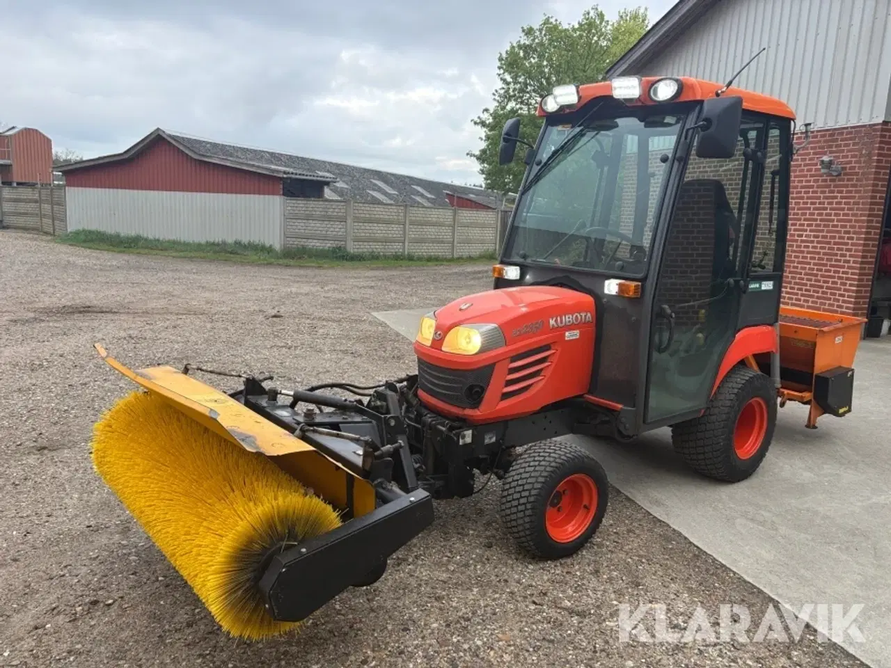 Billede 1 - Traktor Kubota BX 2350 D - inklusiv kost og saltspreder