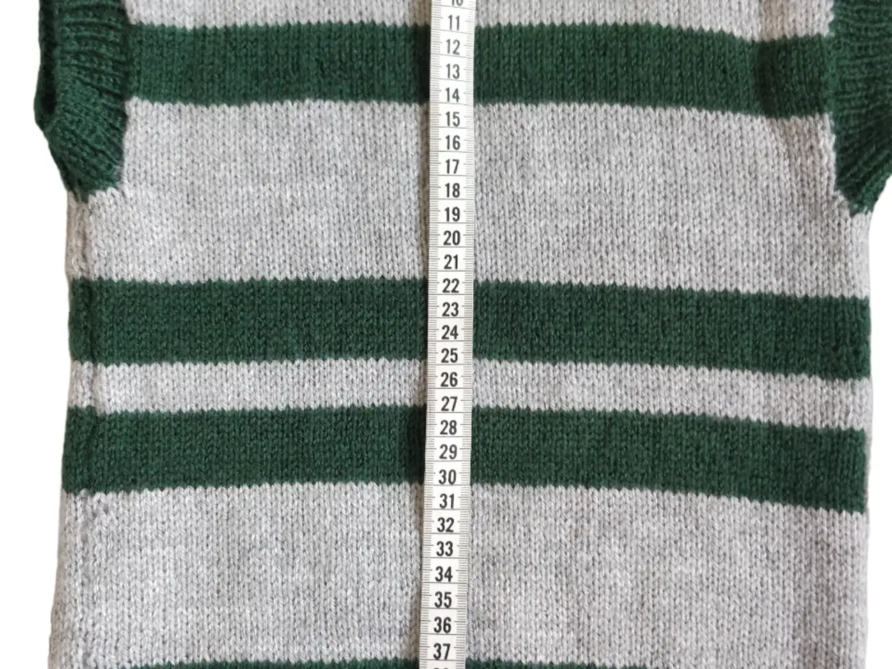 Billede 7 - Håndlavet strikket ærmeløs sweater, ca 9-12 år