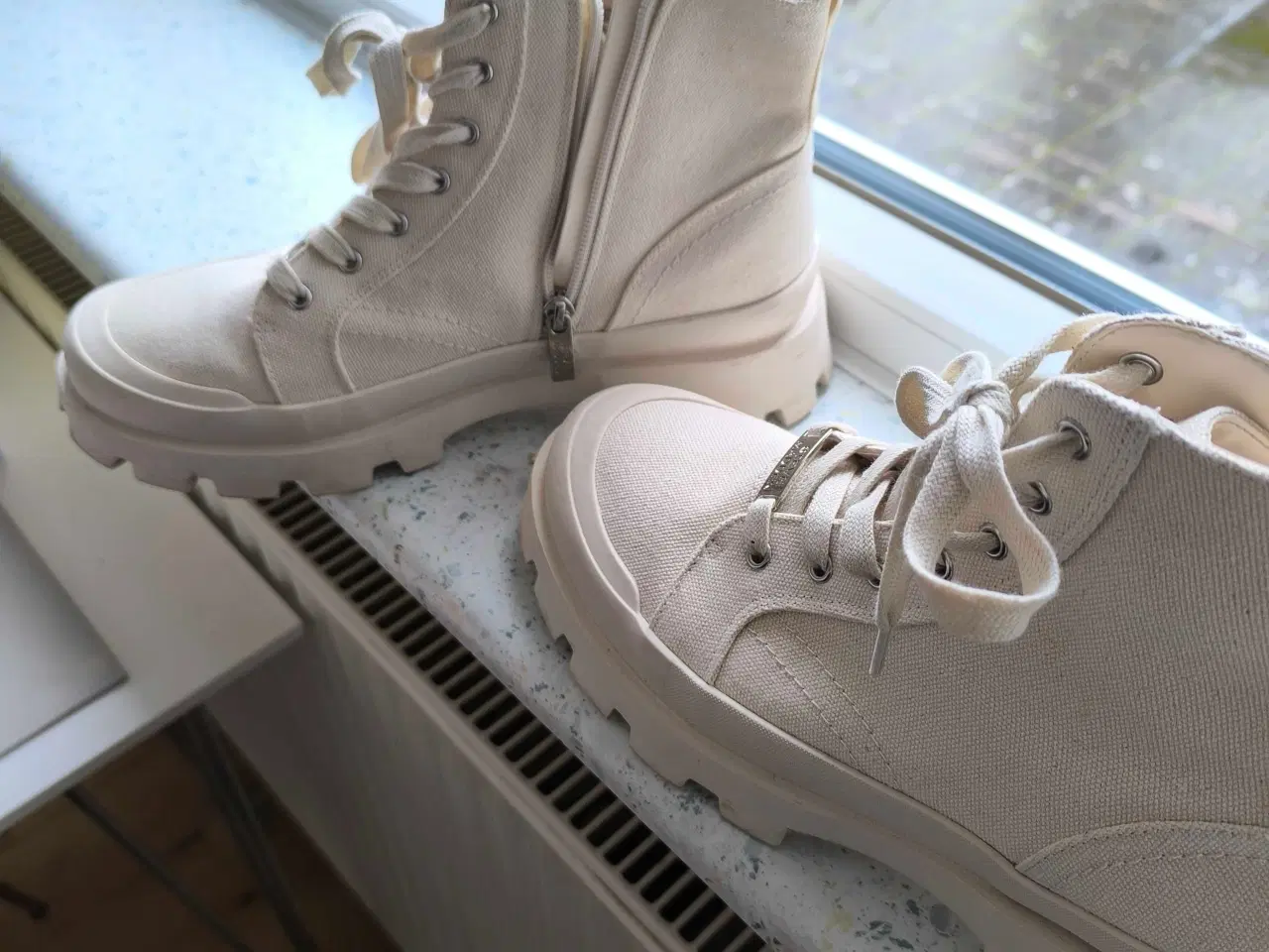 Billede 4 - Meget pænt og moderne canvas sko