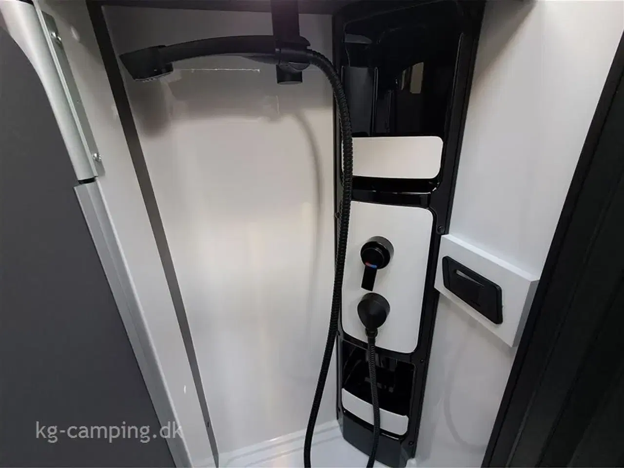 Billede 13 - 2026 - Hobby Excellent 460 SL   2026 model - Flot lille rejsevogn som kan nedvejes til 1350 kg.