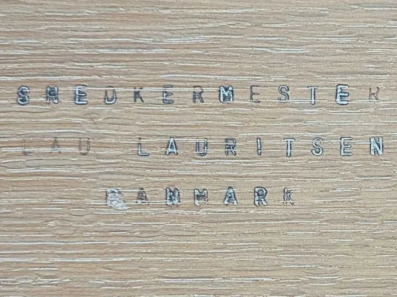 Billede 4 - Spisebord (snedkermester Lau Lauritsen)