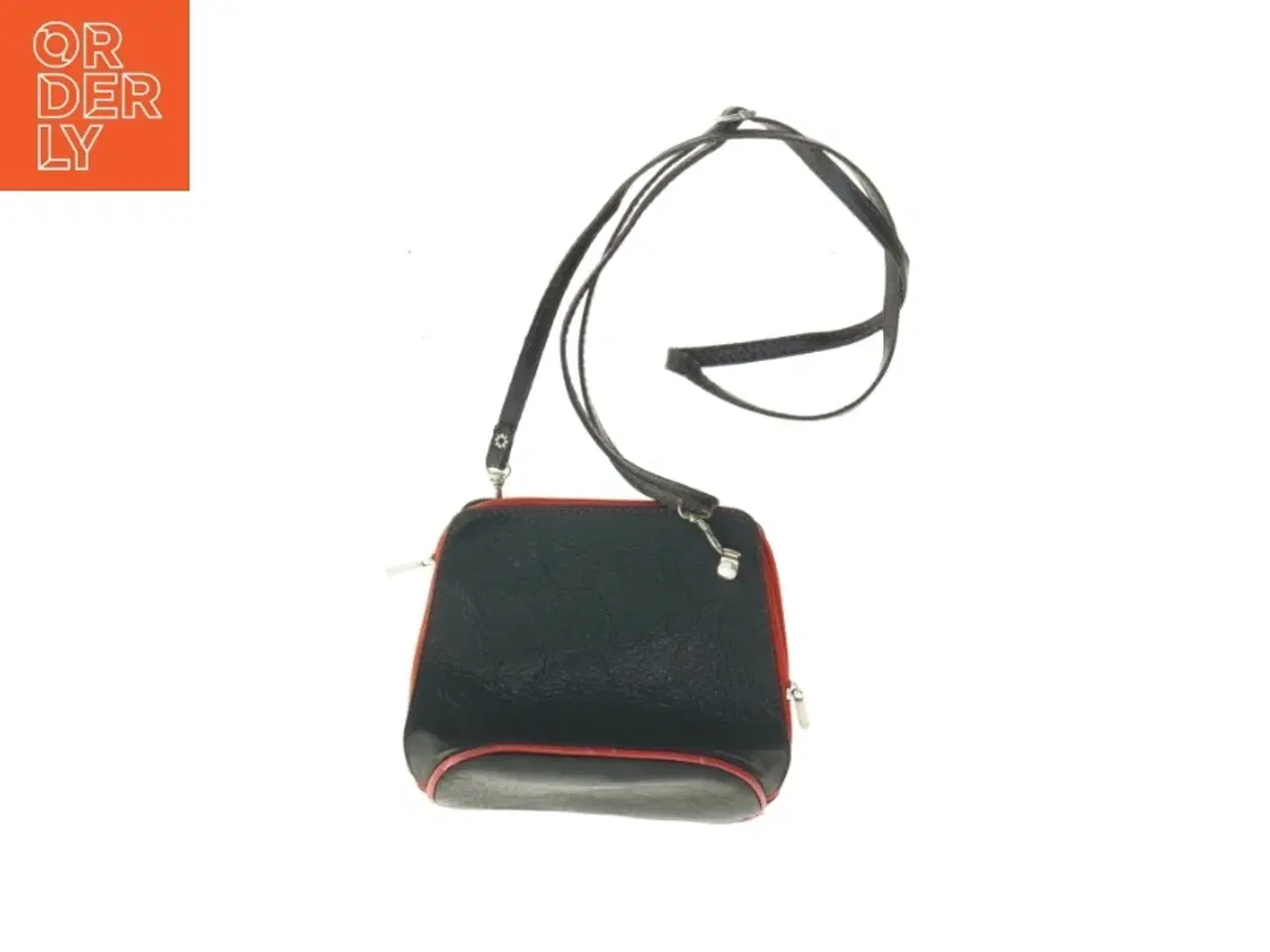 Billede 1 - Sort Vintage Læder Crossbody skuldertaske med rød kant (str. 18 x 17 cm)