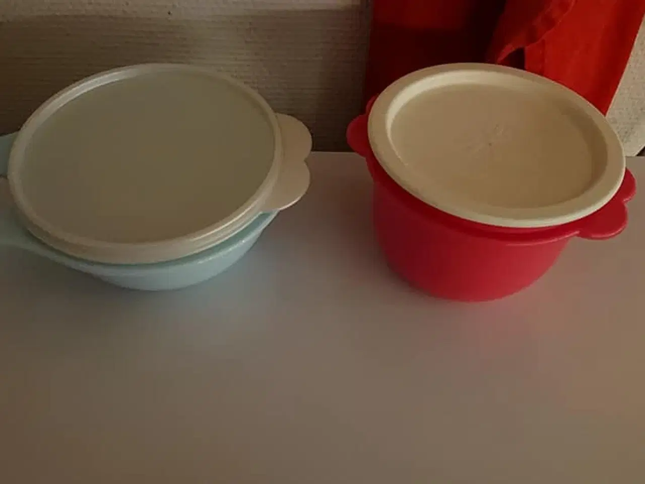 Billede 3 - Skåle små tupperware 