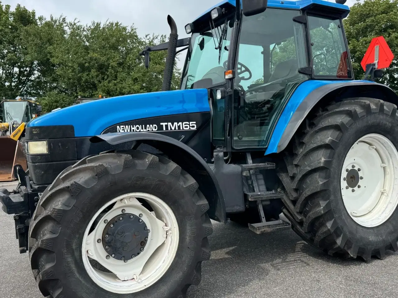 Billede 2 - New Holland TM 165  KUN 4000 TIMER OG AFFJEDRET KABINE!