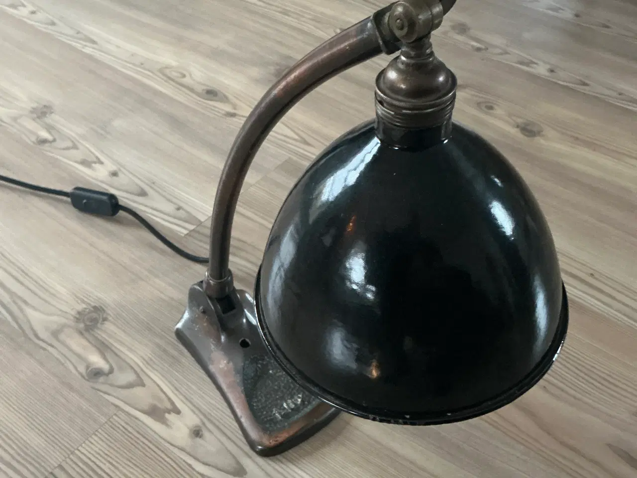 Billede 3 - LUX Bordlampe Antik 