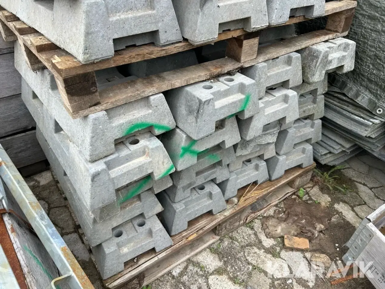 Billede 5 - Byggehegns fødder 2 paller