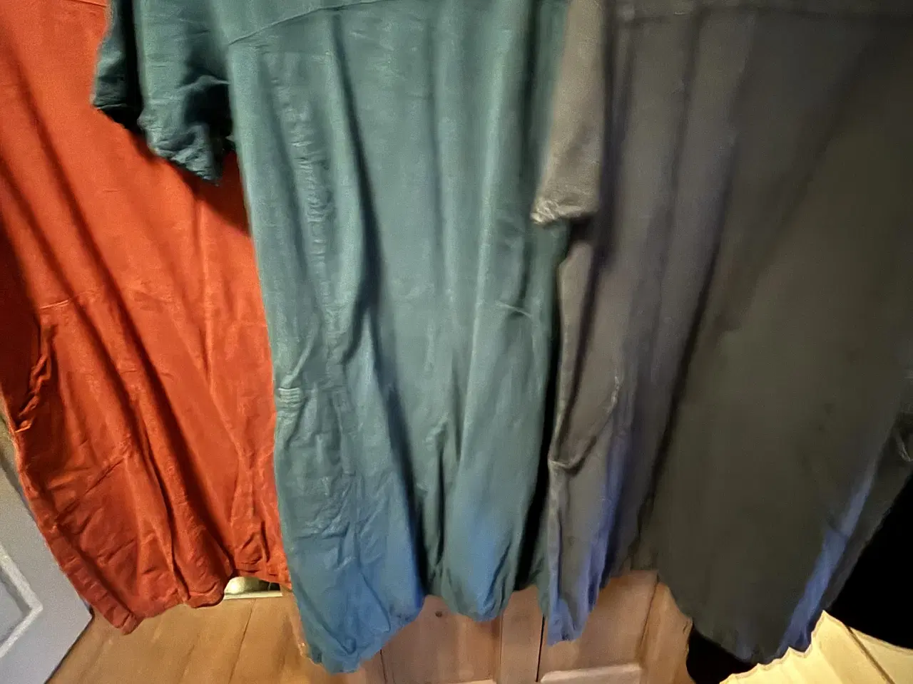 Billede 1 - Lærredskjoler