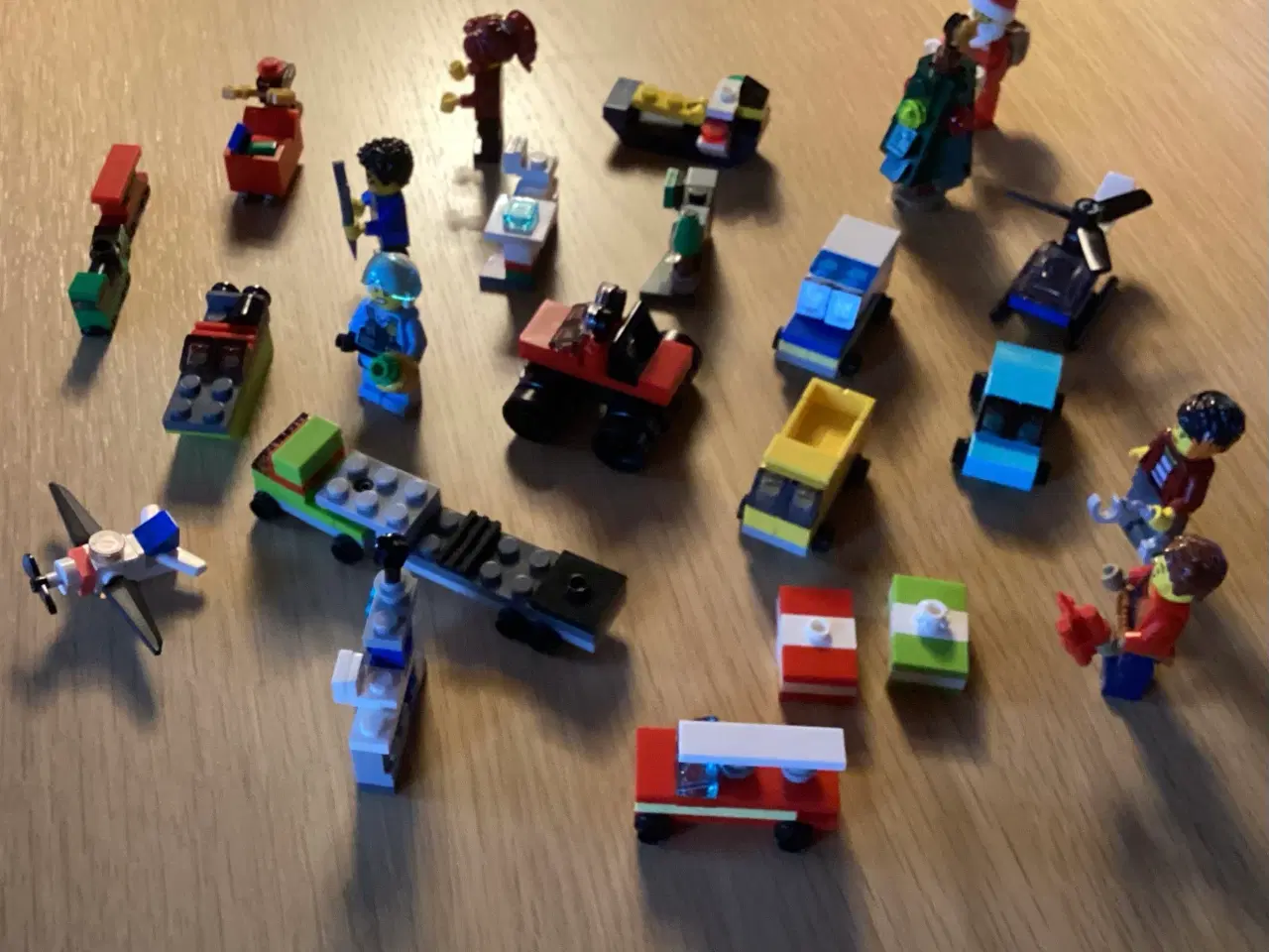 Billede 2 - Lego Julekalender år 2020, det er kun Legoklodser