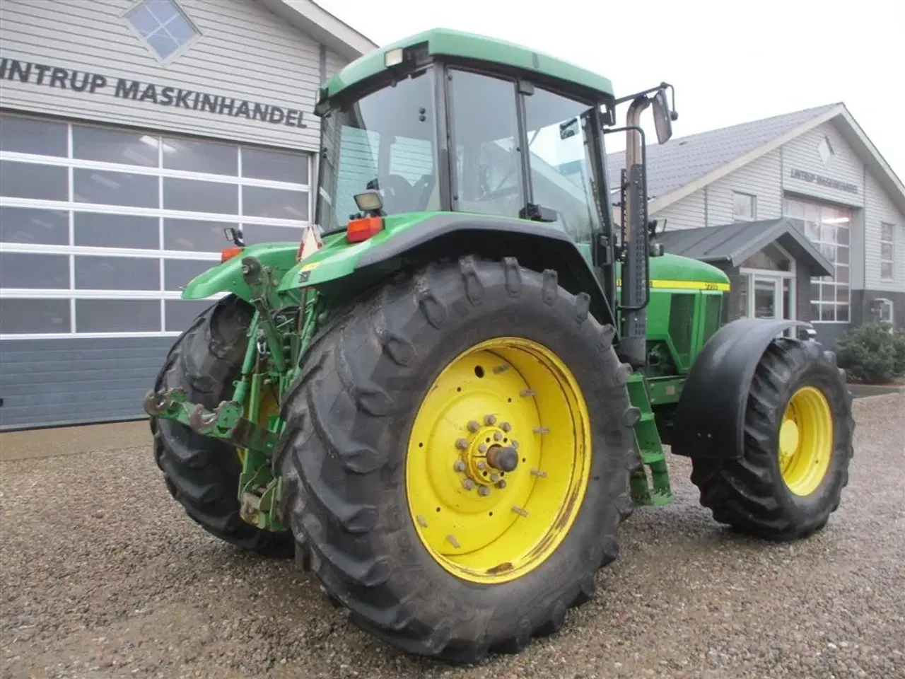 Billede 14 - John Deere 7710 8.1L motor, store hjul og frontlift. En ejeres velholdt gård traktor.