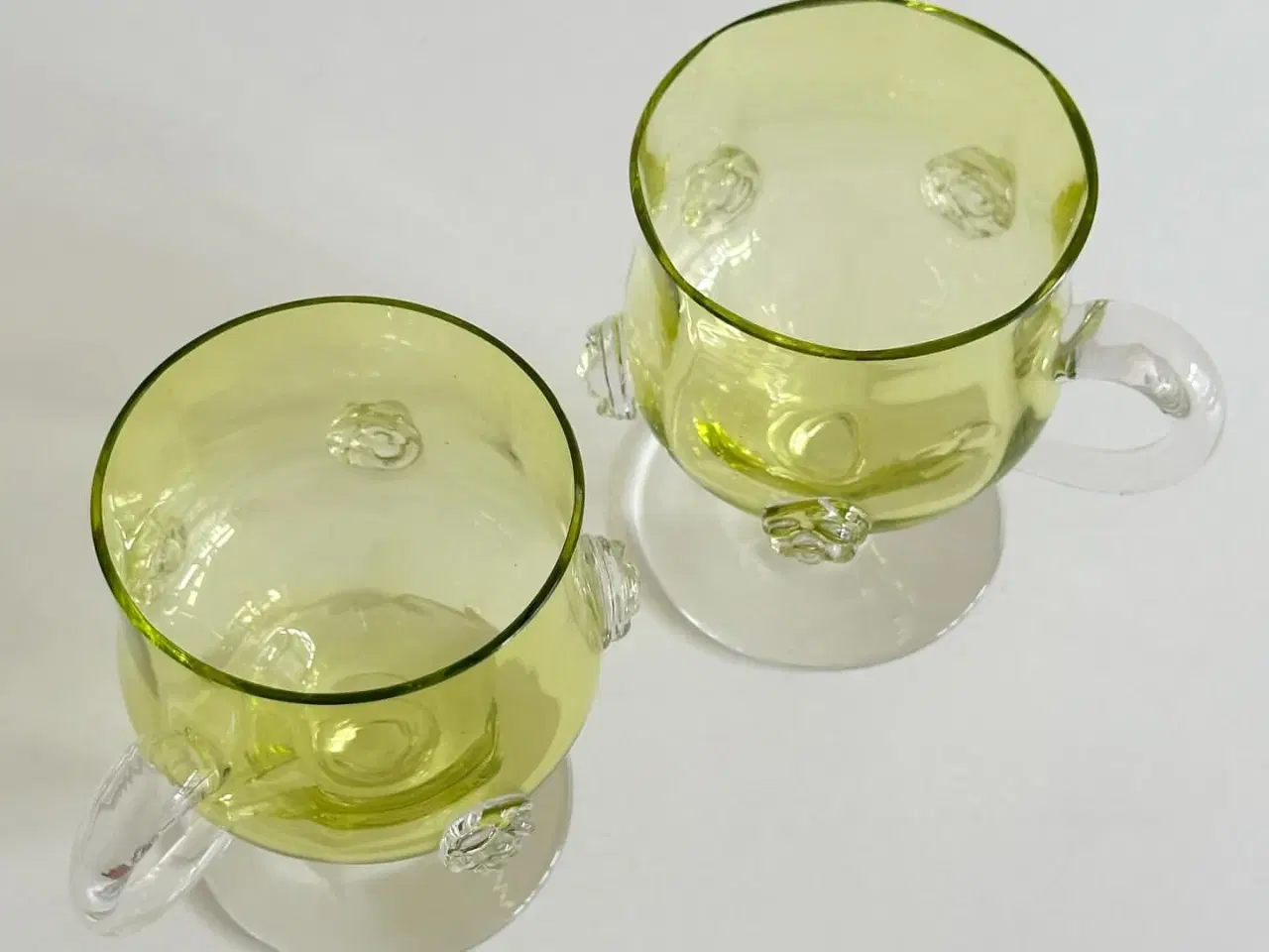 Billede 2 - Kopper på fod, grønt glas, 2 stk samlet