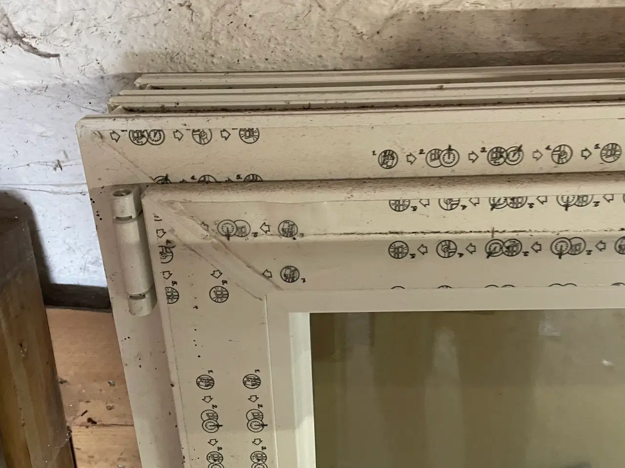 Billede 4 - To Vinduer og en dør