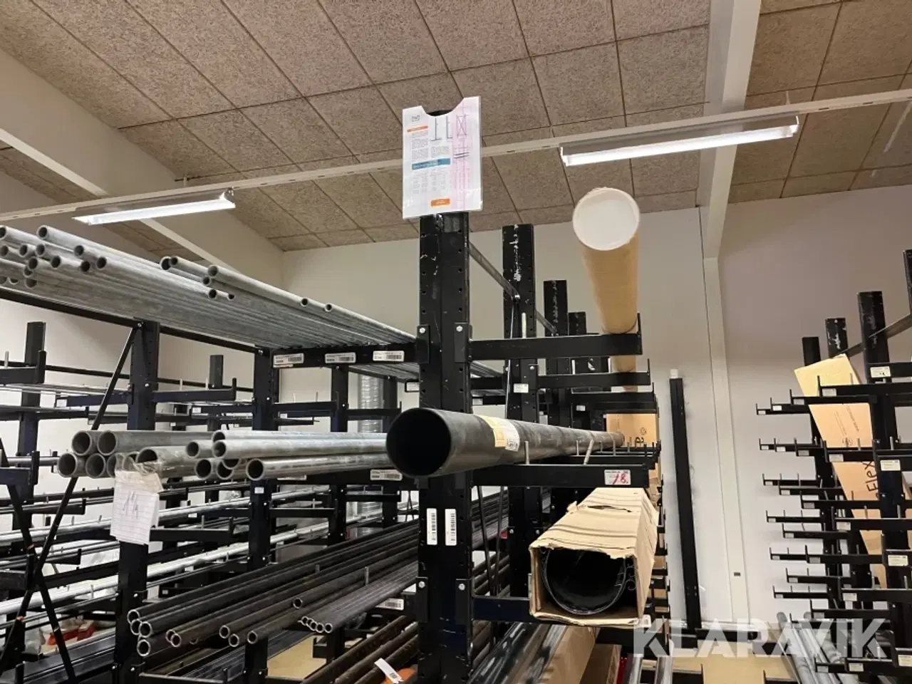 Billede 3 - Grenreol en række