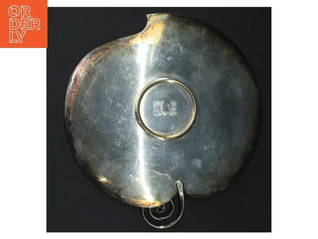 Billede 4 - Dekorativ metal tallerken (str. Ø. 16 cm)