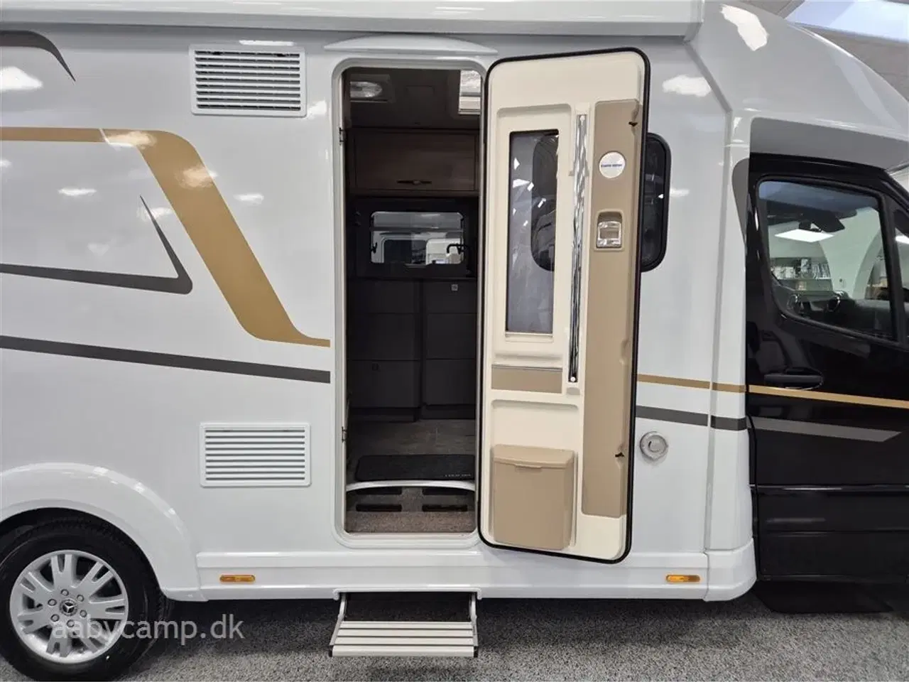 Billede 5 - 2026 - Euramobil Profila T726 EF Mercedes 170 Hk. 9 trins Automatgear. Markise. 150Ah Batteri. Alde Centralvarme.