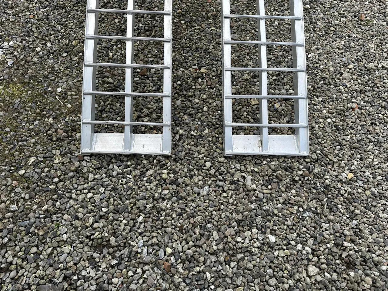 Billede 3 - Aluramper/slisker 2 stk. Nye