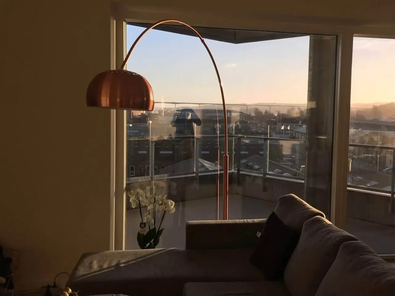 Billede 2 - Bue lampe/ Gulvlampe