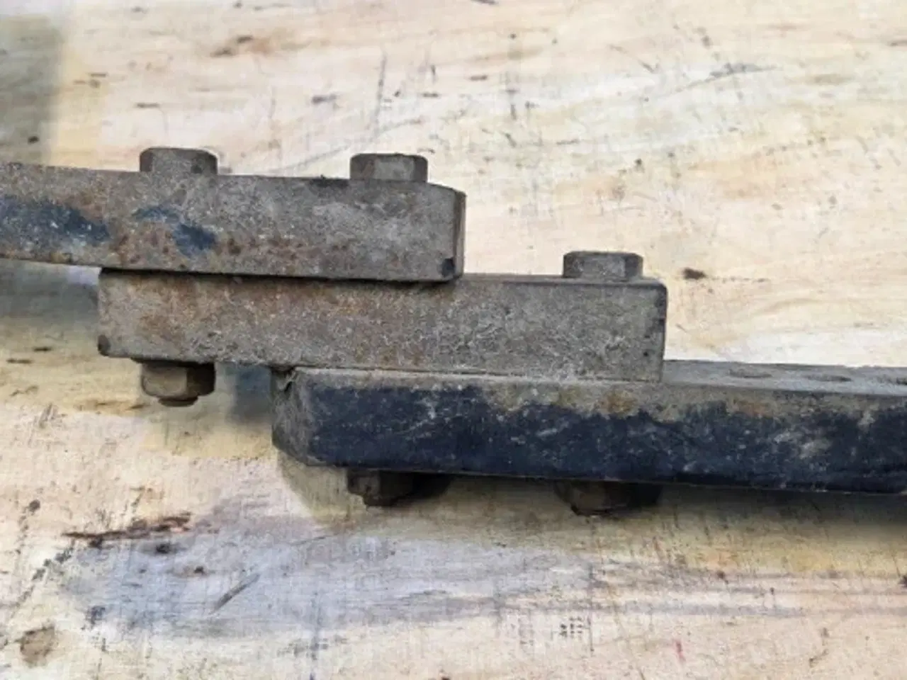 Billede 9 - Massey Ferguson 6290 Hjulskærm Beslag L.  3784571M1