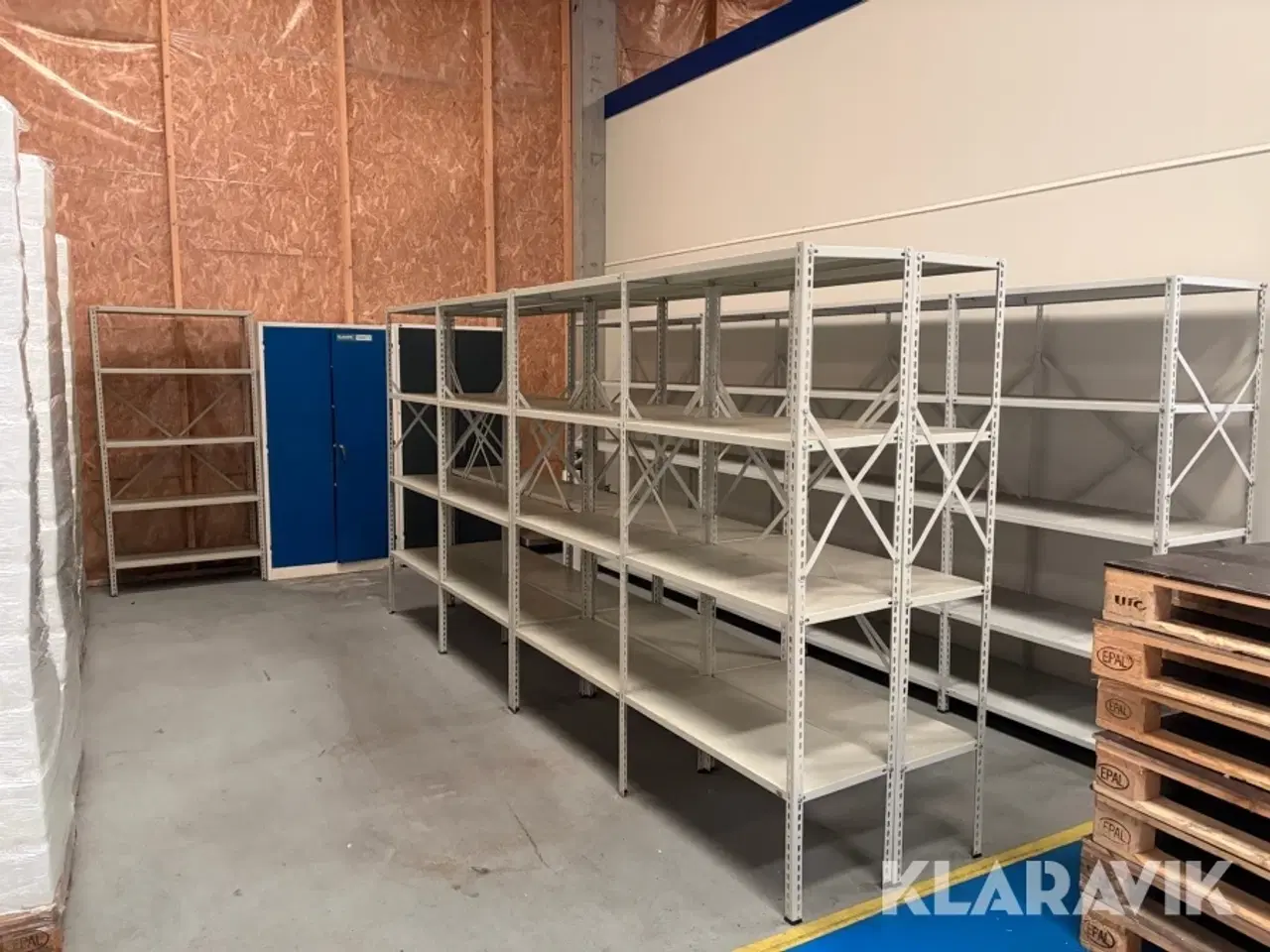 Billede 1 - Værkstedsreoler 3 styk samt 2 styk skabe