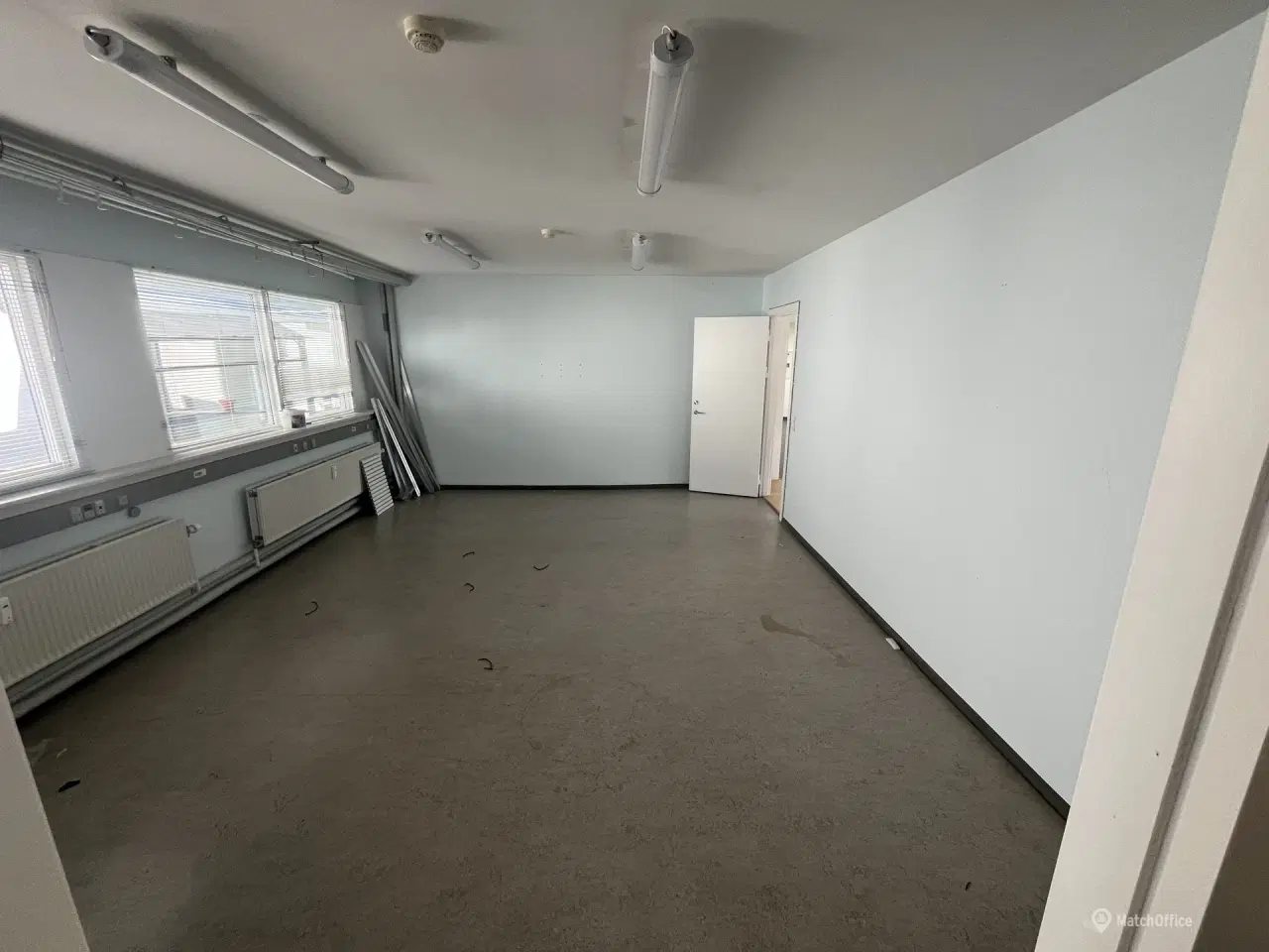 Billede 5 - Flot lagerlejemål med tilhørende kontorlokaler som er velbeliggende i Ølstykke.