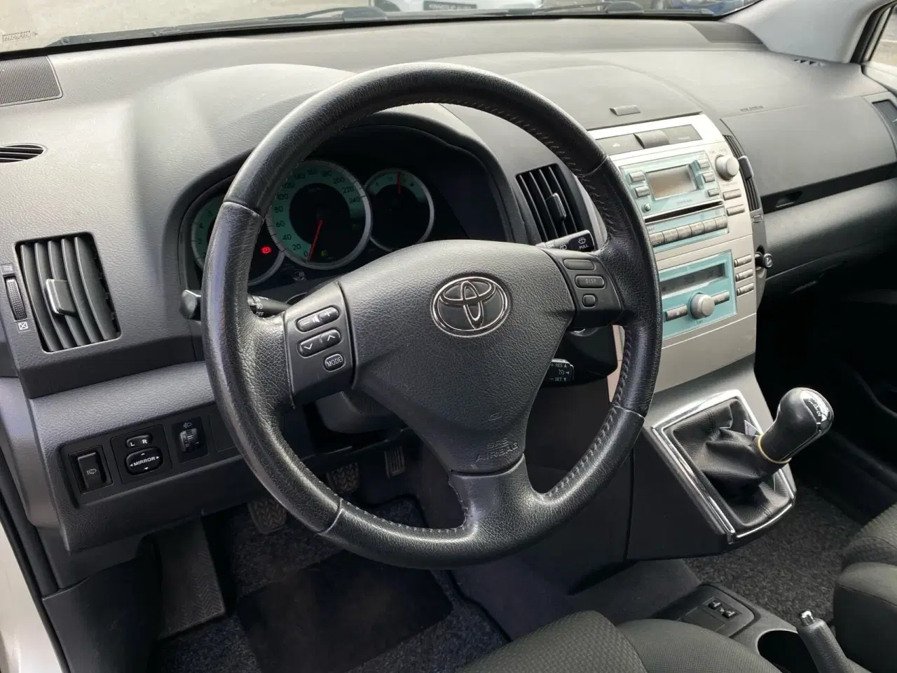 Billede 9 - Toyota Corolla Verso 7 pers. 1,8 Linea Terra 129HK