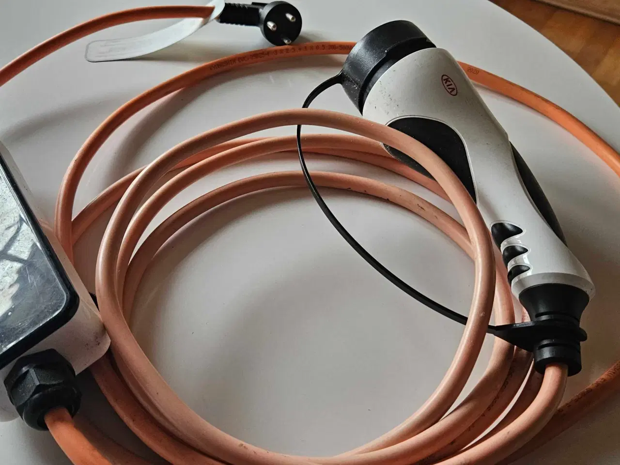 Billede 4 - Mormor lader til evt. Plugin model