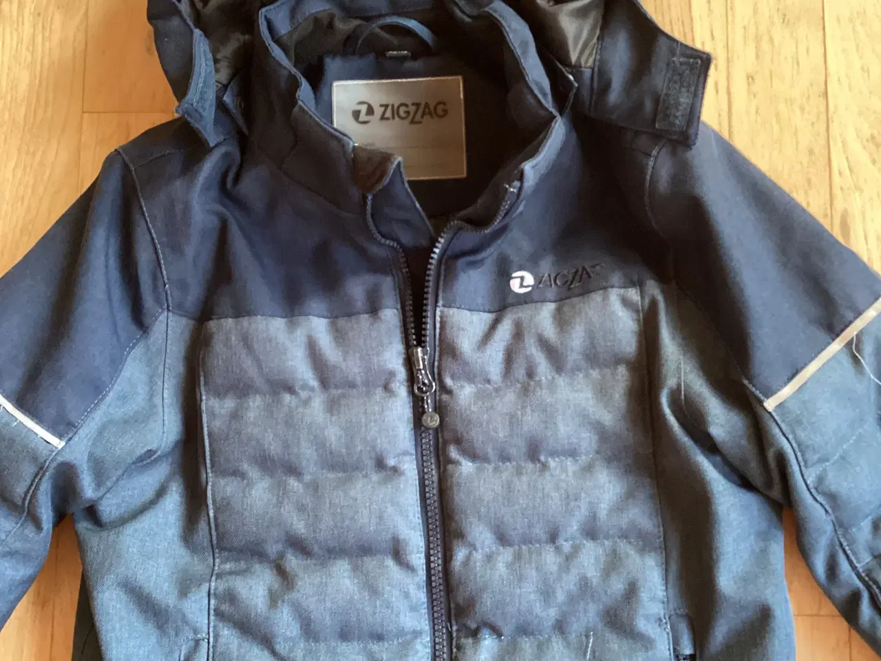 Billede 2 - Mørkeblå zigzag vinterjakke