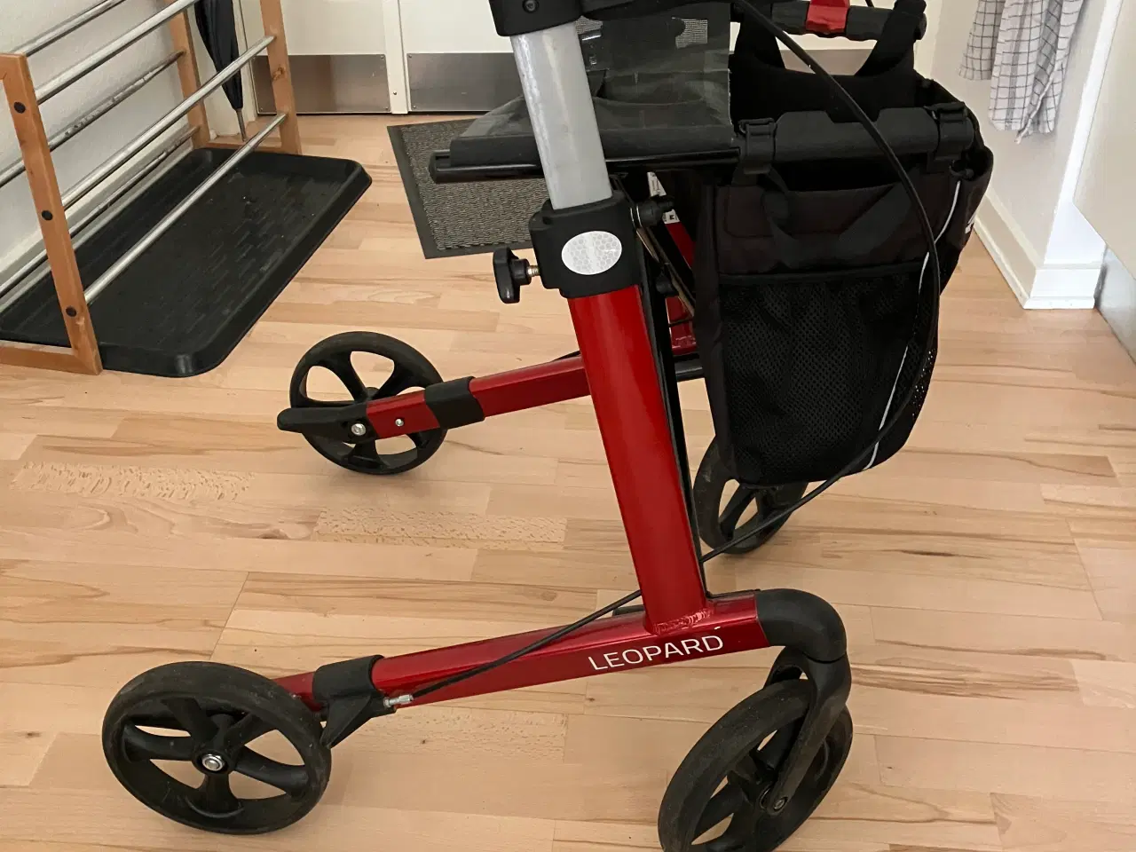 Billede 3 - Letvægts Rollator mærket Leopard 