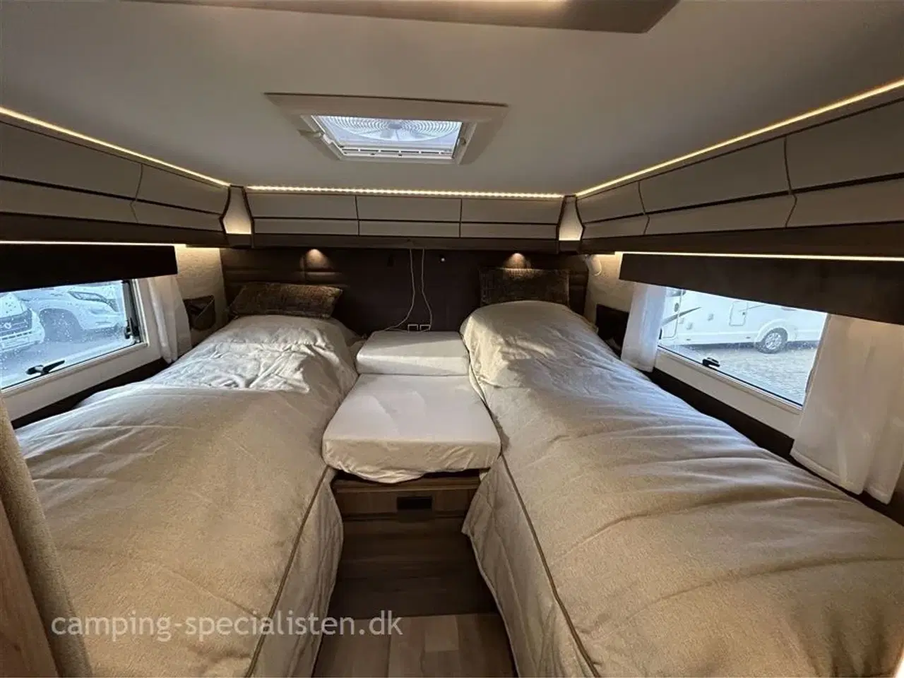 Billede 13 - 2025 - Kabe Travel Master Crown i760 LGB   Kabe Crown 760 LGB model 2025 på Mercedes kan nu ses hos Camping-Specialisten