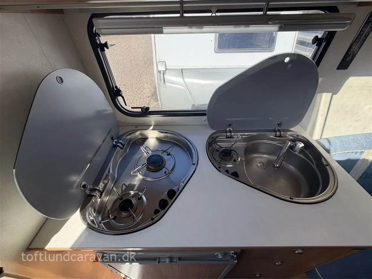 Billede 9 - 2012 - Adria Altea 462 LS   LAV VÆGT, Enkeltsenge m/UDTRÆK, m/MOVER FULDAUT.