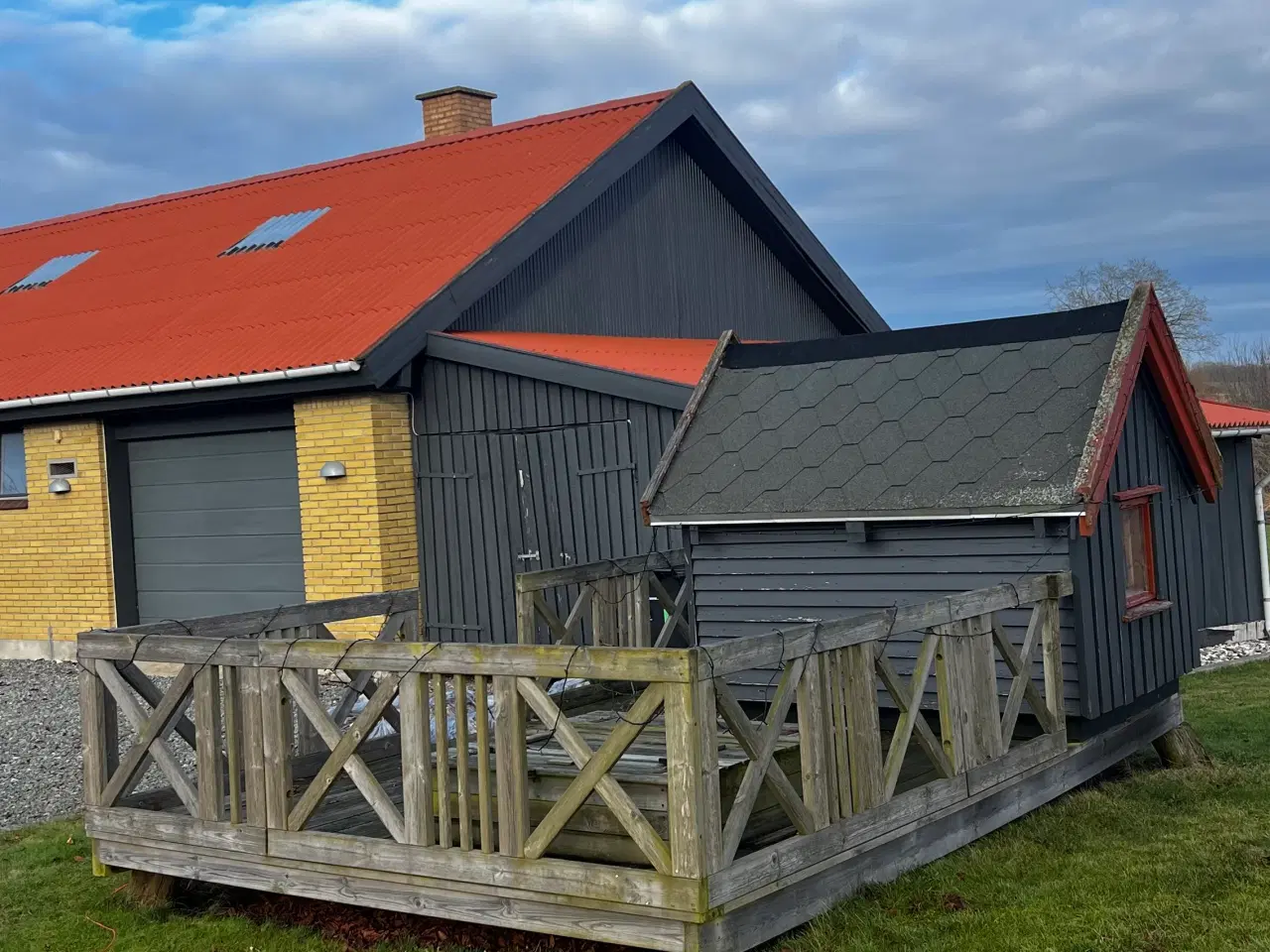 Billede 2 - LEGEHUS med sandkasse